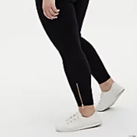 Torrid NWT Studio Ponte Slim Fix Black Zip Hem Pixie Pant 1x - Picture 3 of 15